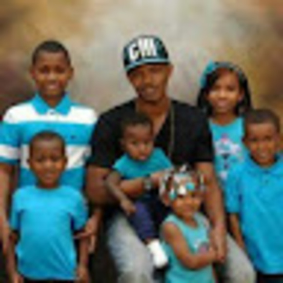 Meet your Posher, Lorenzo - Picture 1 of 1